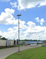 Cracker Barrel Warehouse outside