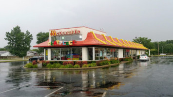 Mcdonald's outside