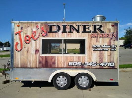Joe’s Diner outside