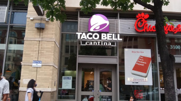 Taco Bell Cantina food