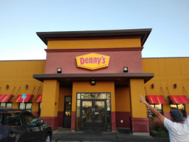 Denny's In Flor outside