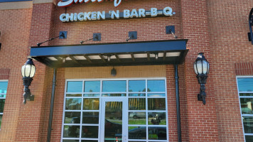 Smithfield 's Chicken 'n -b-q outside