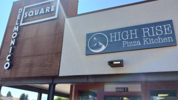 High Rise Pizza Kitchen food