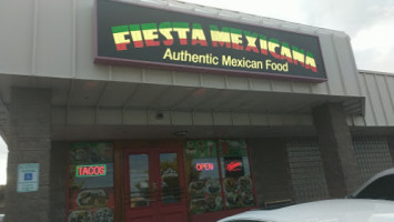 Fiesta Mexicana outside