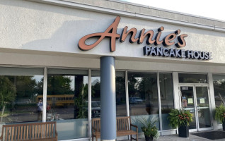 Annie's Pancake House food