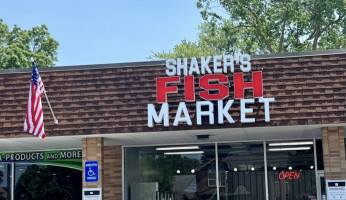 Shaker's Fish Market outside