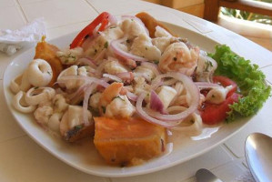 El Ricnon Peruano food