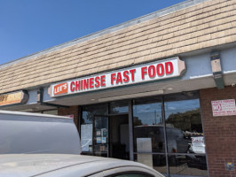 Lee's Chinese Fast Food outside
