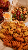 La Crawfish Loop 410 food