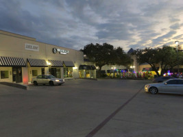 Elms Shopping Center outside