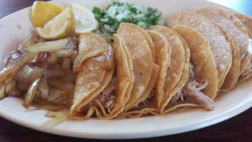 La Paisanita Tacos food