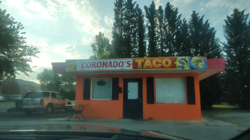 Tacos Coronado outside