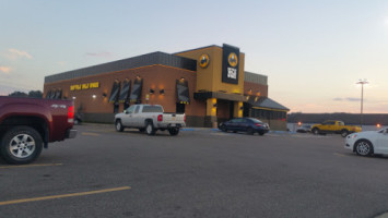 Buffalo Wild Wings outside