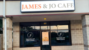 James Jo Cafe food