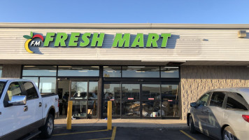 Fresh Mart outside