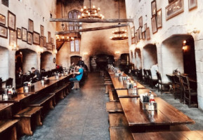 Leaky Cauldron outside