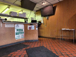 Iacono's Pizza & Restaurant inside