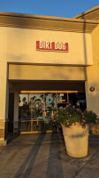 Dirt Dog Long Beach outside