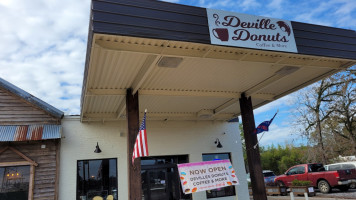 Deville Donuts outside