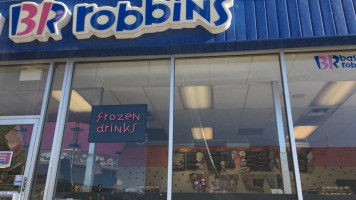 Baskin-robbins outside