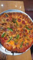Ike's Artisan Pizza food
