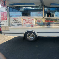 El Tio Juan Taco Truck outside