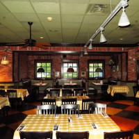 Uno Pizzeria Grill Yonkers inside