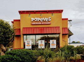 Popeyes Louisiana Kitchen outside