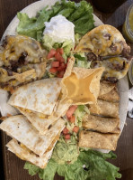 Pura Vida Mexican And Grill food