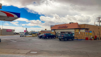 Allsup's Convenience Store outside