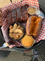 Riverside Smoke House Grill food