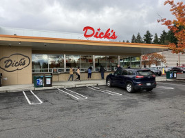 Dick's Drive-in outside