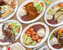 Guzman's Salvadoran Cuisine food