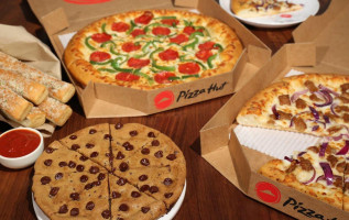 Pizza Hut food