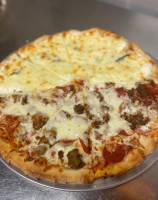 Luciano's Pizzeria food
