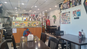 Uptown Comic Book Cafe food
