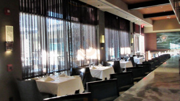 Ruth's Chris Steak House - Saint Petersburg inside