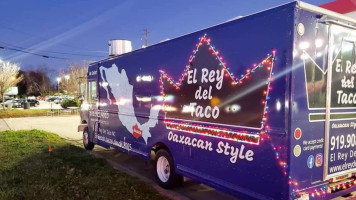 El Rey Del Taco (food Truck) outside