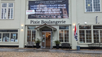 Pixie Boulangerie outside