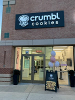 Crumbl Irving outside