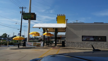 Sonic Drive-in outside