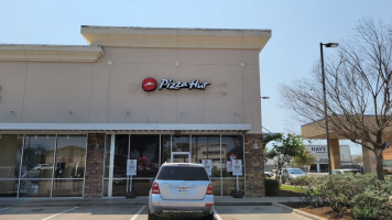 Pizza Hut outside