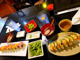Maneki Sushi food