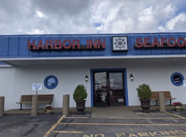 Harbor Inn Seafood Restaurant outside