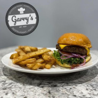 Garry's Grill food