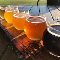 Lone Oak Farm Brewing Company food