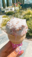 Baskin-robbins outside