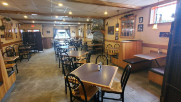 Vavalos Bar And Restaurant Llc inside