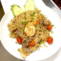 Sartori Thai Cuisine food