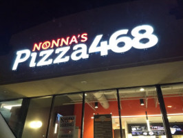 Nonna's Goodlife Pizza food